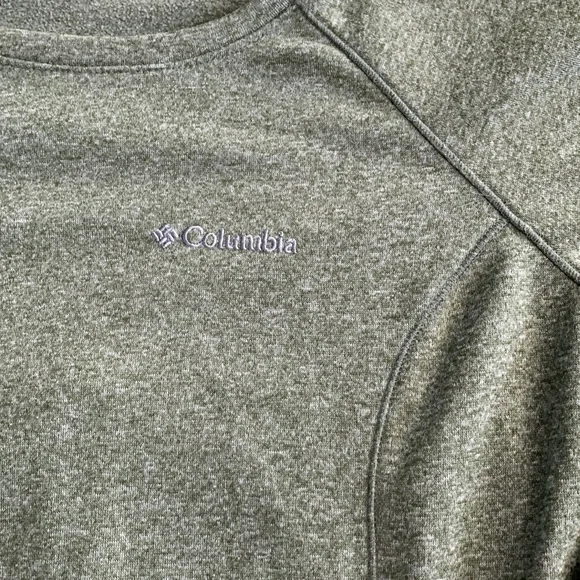 Women’s Columbia Sweatshirt - Picture 2 of 8